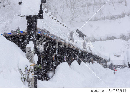 雪景色の鶴の湯温泉 雪景色の鶴の湯温泉 74785911