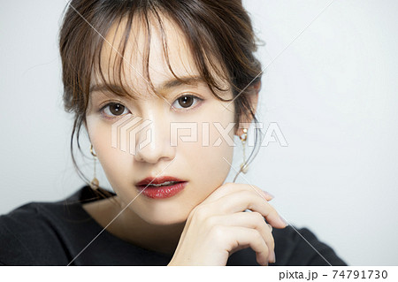 メイクアップ 74791730