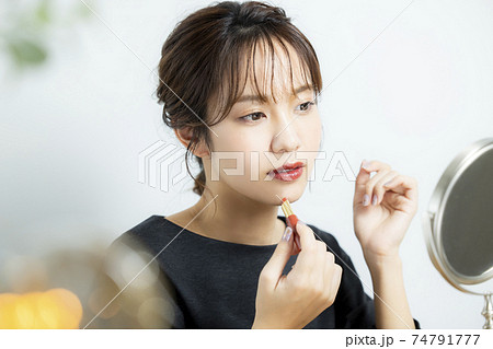 メイクアップ 74791777