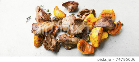 Aromatic fried liver 74795036
