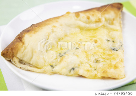 おいしいゴルゴンゾーラのピザ おいしいゴルゴンゾーラのピザ 74795450