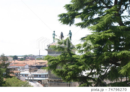 ウーディネ ウーディネ 74796270