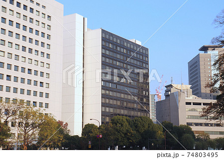 九段合同庁舎(写真中央。東京地検特捜部、国家公務員共済組合連合会本部など) 九段合同庁舎(写真中央。東京地検特捜部、国家公務員共済組合連合会本部など) 74803495