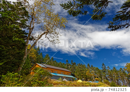 初秋の南アルプス・三伏峠の風景 74812325