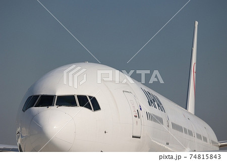 白い飛行機 77 300 の写真素材