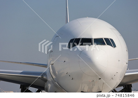 白い飛行機(B777-300) 74815846