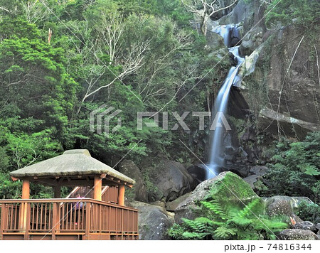 沖縄県名護市轟の滝 沖縄県名護市轟の滝 74816344