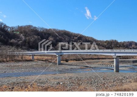 羽村取水堰付近の多摩川(東京都羽村市) 羽村取水堰付近の多摩川(東京都羽村市) 74820199