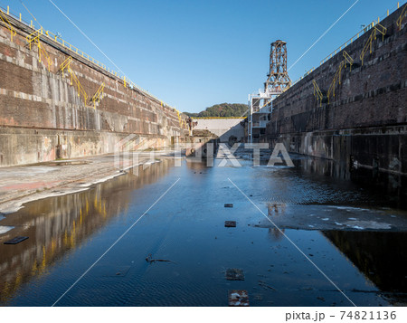 老朽化した造船ドックの構造 74821136
