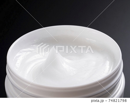 クリーム 74821798