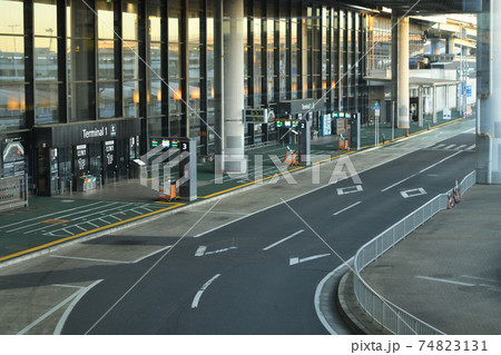 空港のバス停 空港のバス停 74823131