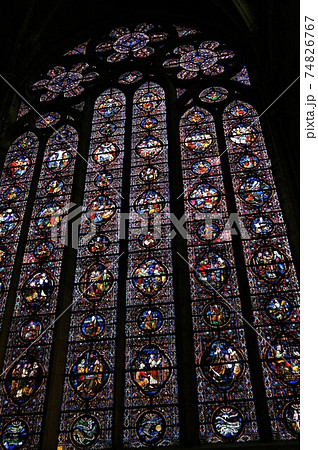 ヨーロッパの教会のステンドグラスの写真素材