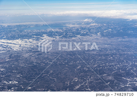 磐梯山と猪苗代湖　郡山の街並み　空撮 74829710