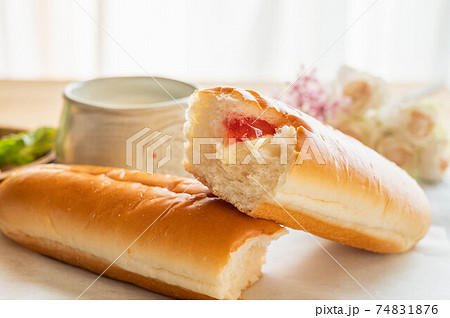 ジャムバターパン 74831876