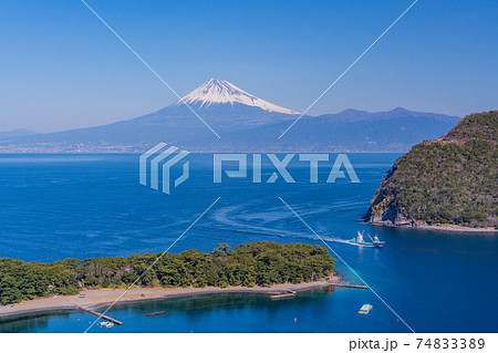 （静岡県）西伊豆戸田から望む富士山 74833389