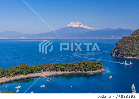（静岡県）西伊豆戸田から望む富士山 74833393
