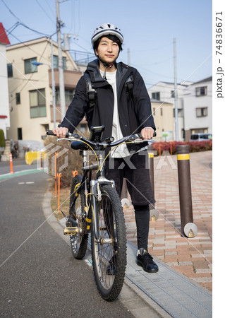 男性配達員 デリバリー弁当 男性配達員 デリバリー弁当 74836671