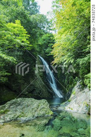 飛騨金山横谷峡四つの滝 74838728