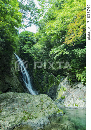飛騨金山横谷峡四つの滝の写真素材