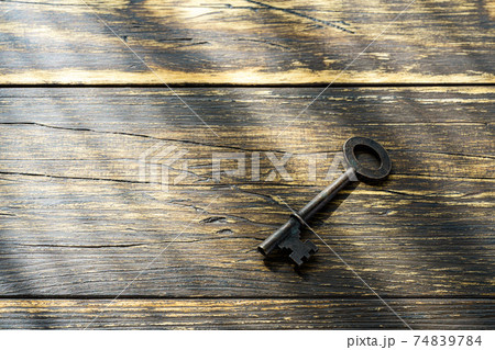 古い鍵 74839784