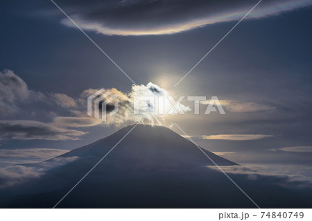 夕暮れの富士山 夕暮れの富士山 74840749