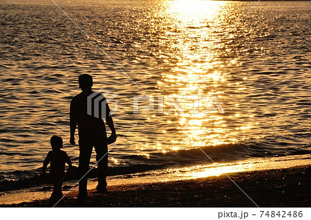 親子の絆 74842486