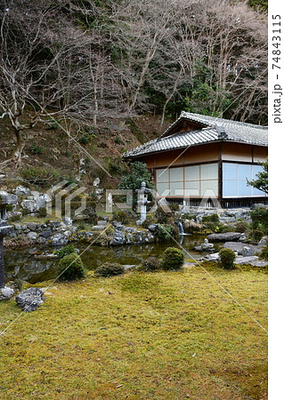 冬の西教寺 74843115