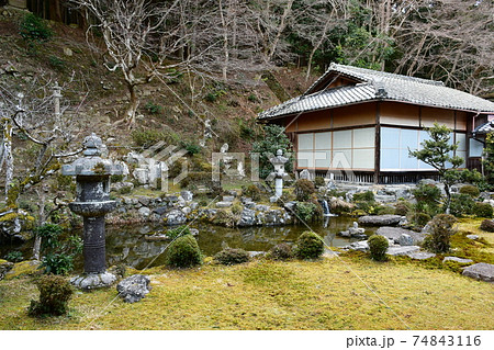 冬の西教寺 冬の西教寺 74843116