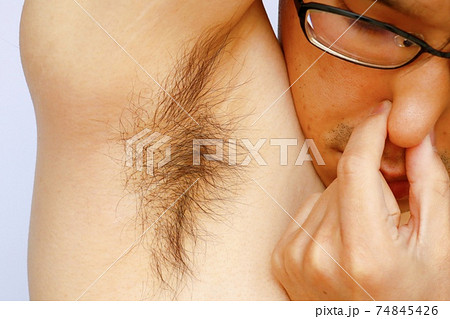ワキガの男性 ワキガの男性 74845426