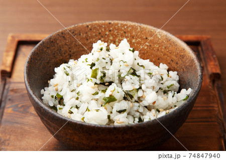 わかめご飯 74847940