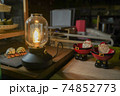 テーブル 火 電球 74852773