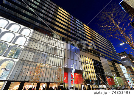 東京 銀座 五丁目交差点の夜景 東京 銀座 五丁目交差点の夜景 74853493