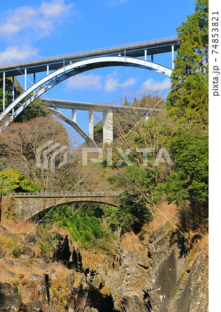 【宮崎県】晴天下の高千穂三橋 【宮崎県】晴天下の高千穂三橋 74853821
