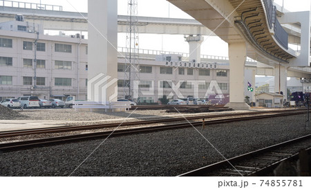 横浜、神奈川臨海鉄道、横浜本牧駅 74855781