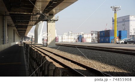 横浜、神奈川臨海鉄道、横浜本牧駅 74855908