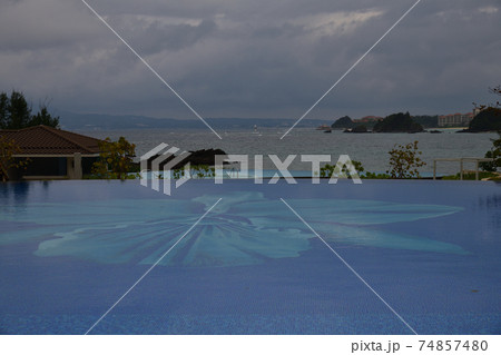 ハレクラニ沖縄より 74857480