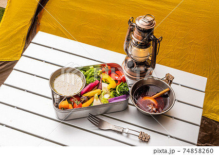 バーニャカウダ　イタリアン　Bagna cauda Italian hot sauce salad  74858260