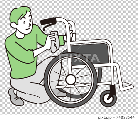 車いすの掃除で消毒作業を行う 車いすの掃除で消毒作業を行う 74858544