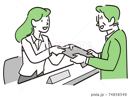 医療事務の受付を担当する女性と書類を提出する男性 医療事務の受付を担当する女性と書類を提出する男性 74858549