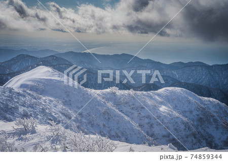 白神岳山頂からの景色 74859344