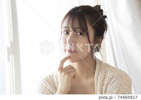 綺麗な女性ポートレート 74860917