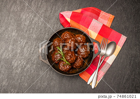 ミートボール　tomato sauce meatballs 74861021