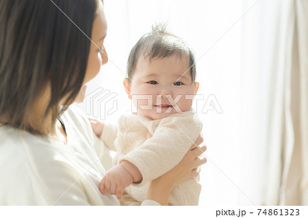 可愛い赤ちゃん 74861323