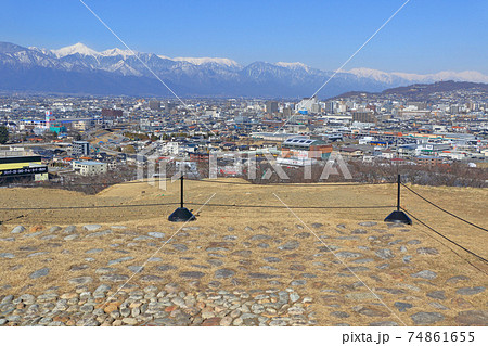 国史跡　弘法山古墳（後方部墳頂の竪穴式石室跡） 74861655