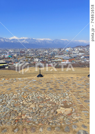 国史跡　弘法山古墳（後方部墳頂の竪穴式石室跡） 74861658