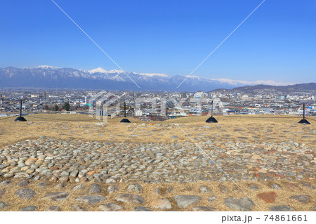 国史跡 弘法山古墳(後方部墳頂の竪穴式石室跡) 国史跡 弘法山古墳(後方部墳頂の竪穴式石室跡) 74861661