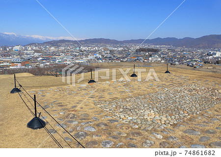 国史跡　弘法山古墳（後方部墳頂の竪穴式石室跡） 74861682