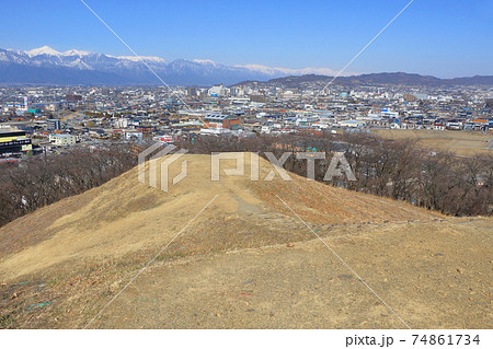 国史跡 弘法山古墳(後方部墳頂から前方部方向) 国史跡 弘法山古墳(後方部墳頂から前方部方向) 74861734