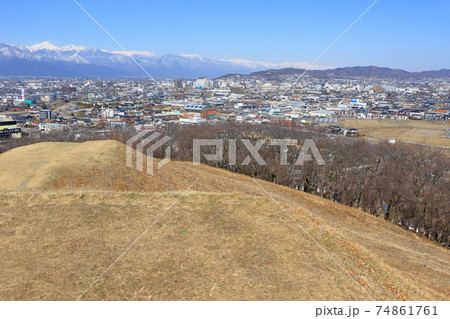国史跡　弘法山古墳（後方部墳頂から前方部方向） 74861761