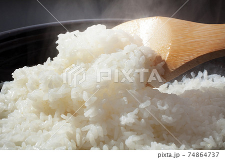 炊きたてごはん 炊きたてごはん 74864737